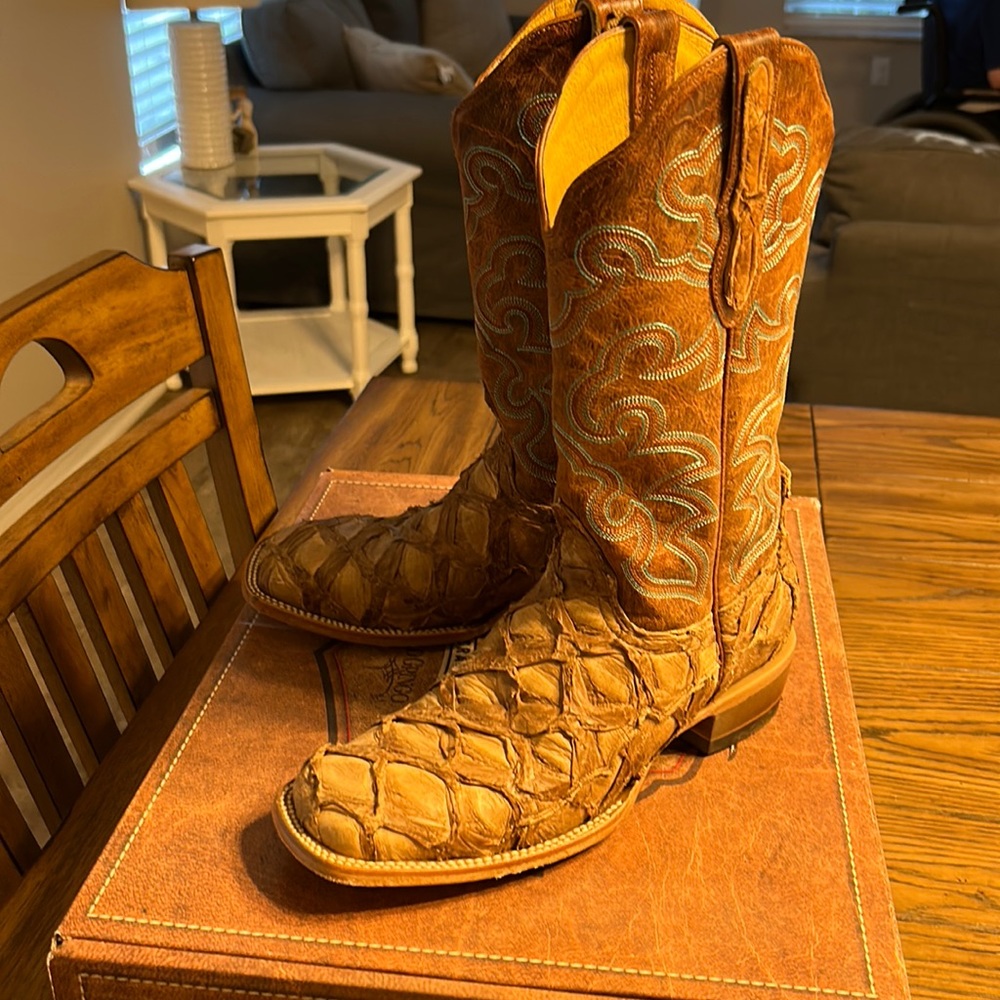 Piraeucu boots